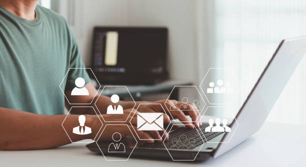 Le mouvement no-code permet de créer des outils sans écrire de code. Ainsi, il rend la technologie plus accessible. Ensuite,